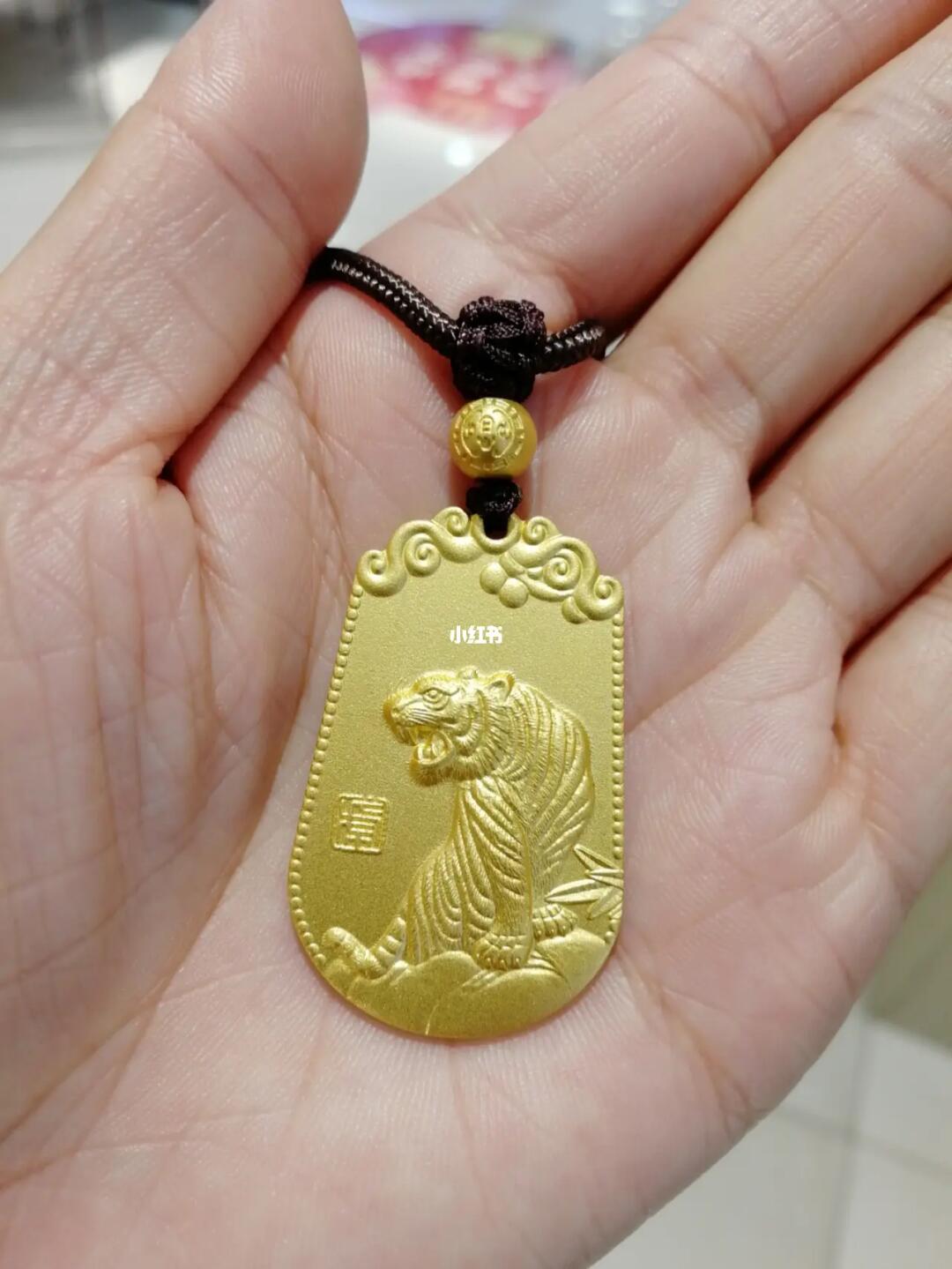 周生生黄金回收:品牌历史与经典款式回顾